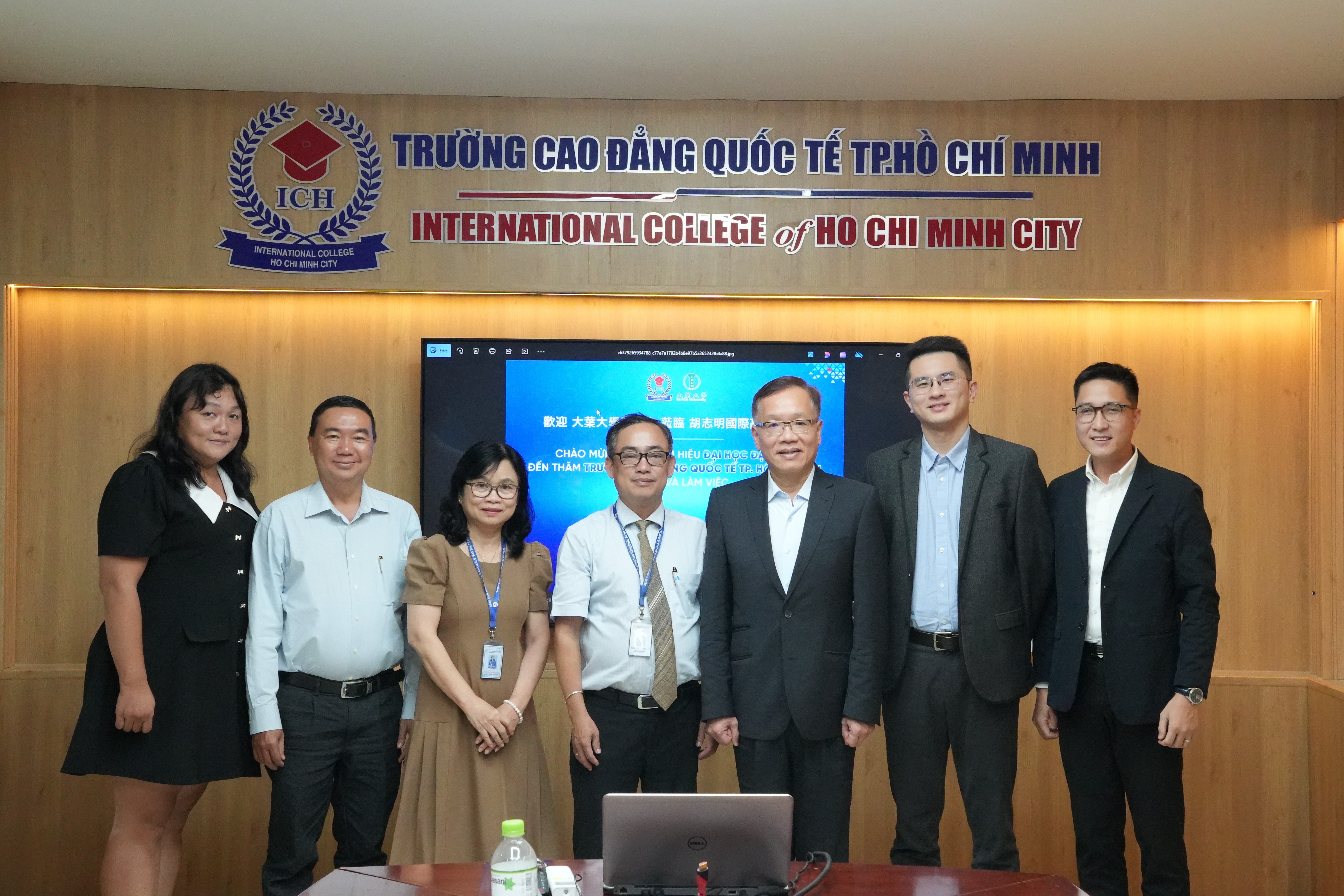 Học bổng INSTENSE hỗ trợ tài chính cho sinh viên ICH du học Đài Loan