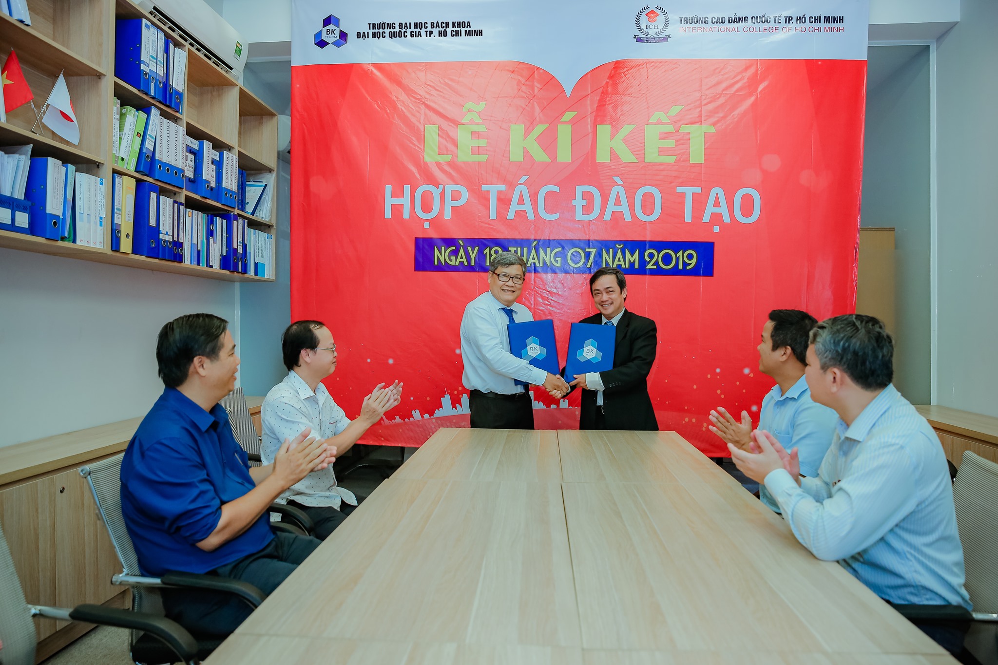 ký kết bách khoa